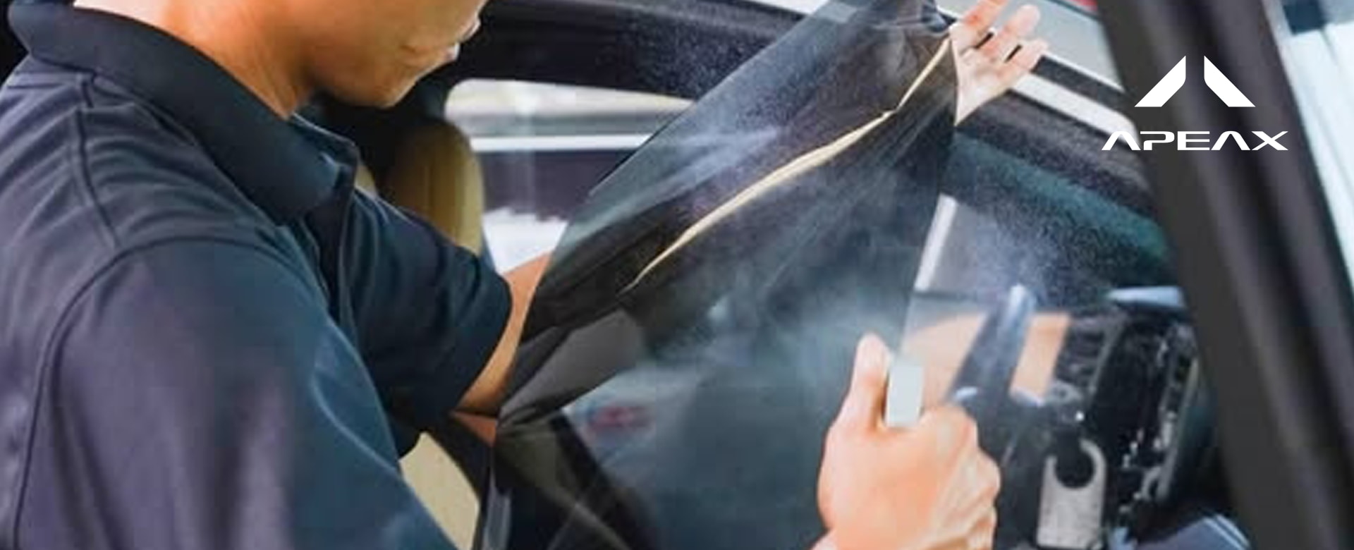 Bảo dưỡng phim cách nhiệt sau khi dán là quá trình vô cùng quan trọng để đảm bảo phim giữ được màu sắc bền lâu.