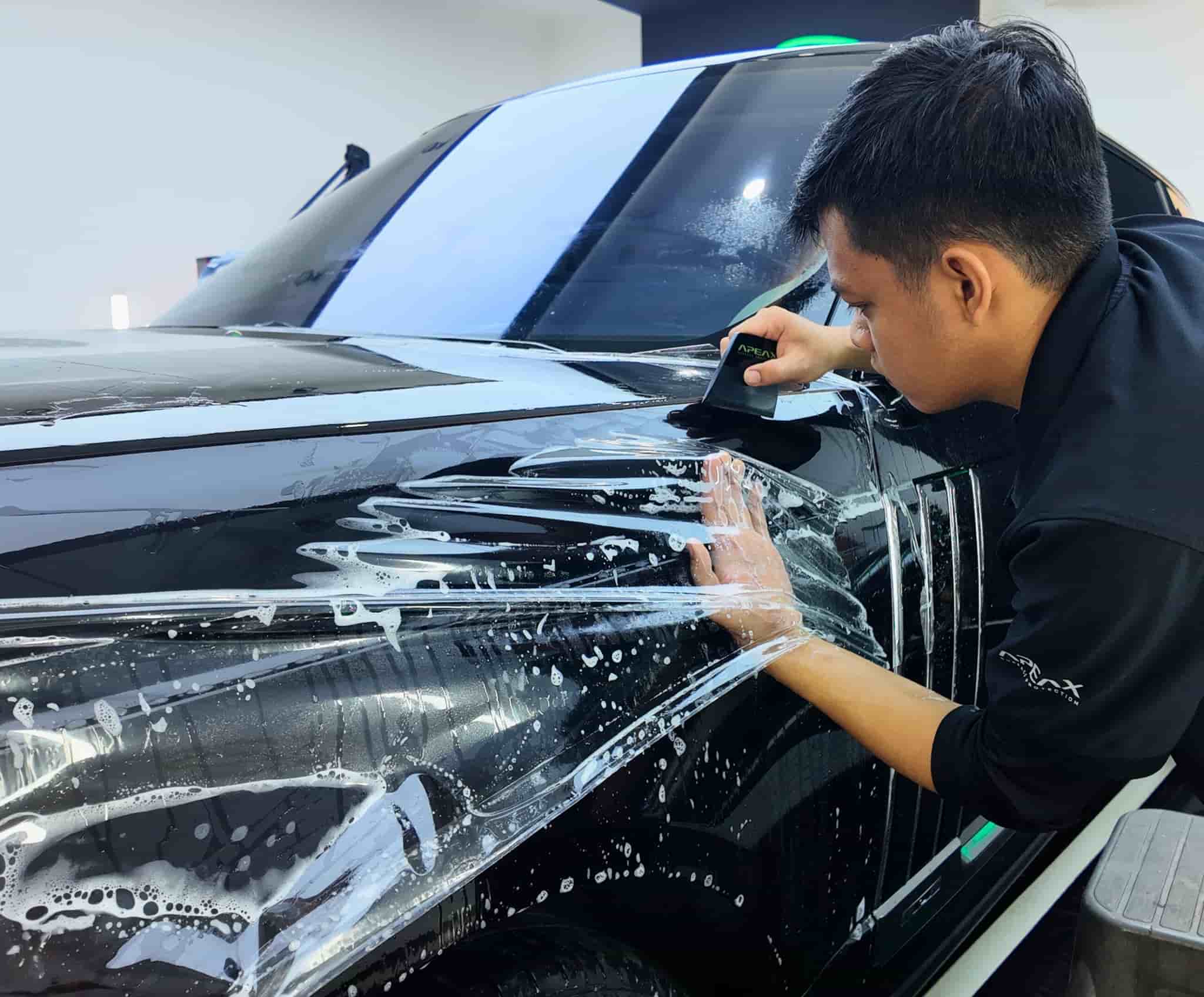 Đánh bóng và hiệu chỉnh sơn xe trước khi dán PPF là bước quan trọng quyết định chất lượng dịch vụ.